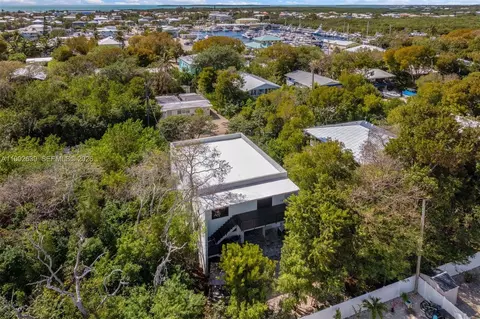 View/Area - 20 Coral Dr, Key Largo, FL 33037 photo 4 of 18