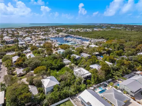 View/Area - 20 Coral Dr, Key Largo, FL 33037 photo 13 of 18