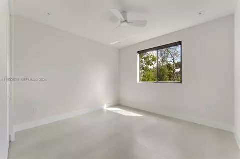 Bedroom - 20 Coral Dr, Key Largo, FL 33037 photo 9 of 12