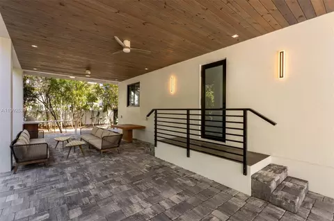 Exterior - 20 Coral Dr, Key Largo, FL 33037 photo 3 of 12