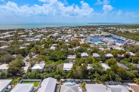 View/Area - 20 Coral Dr, Key Largo, FL 33037 photo 16 of 18