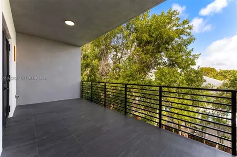 Exterior - 20 Coral Dr, Key Largo, FL 33037 photo 9 of 12