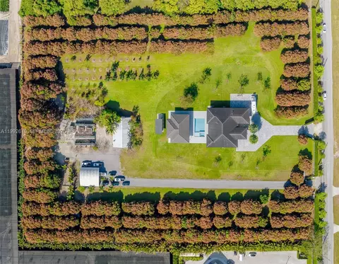 17950 SW 192nd St, Miami, FL 33187
