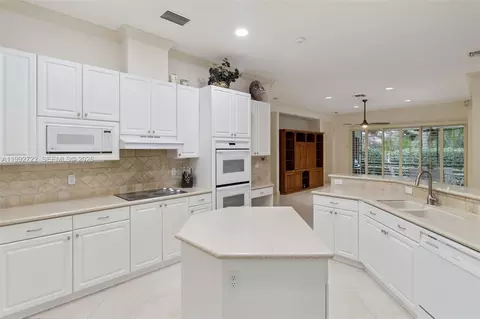 Kitchen - Undisclosed, Jupiter, FL 33458 photo 2 of 5