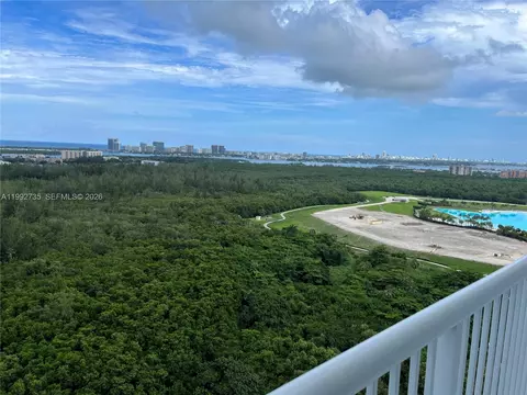 14951 Royal Oaks Ln #1706, North Miami, FL 33181