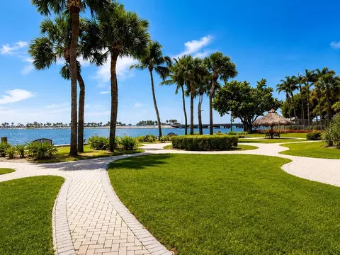 2451 Brickell Ave #4F, Miami, FL 33129