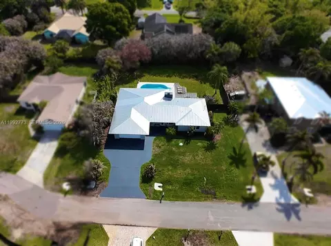 2497 NW South Manor Ave, Stuart, FL 34994