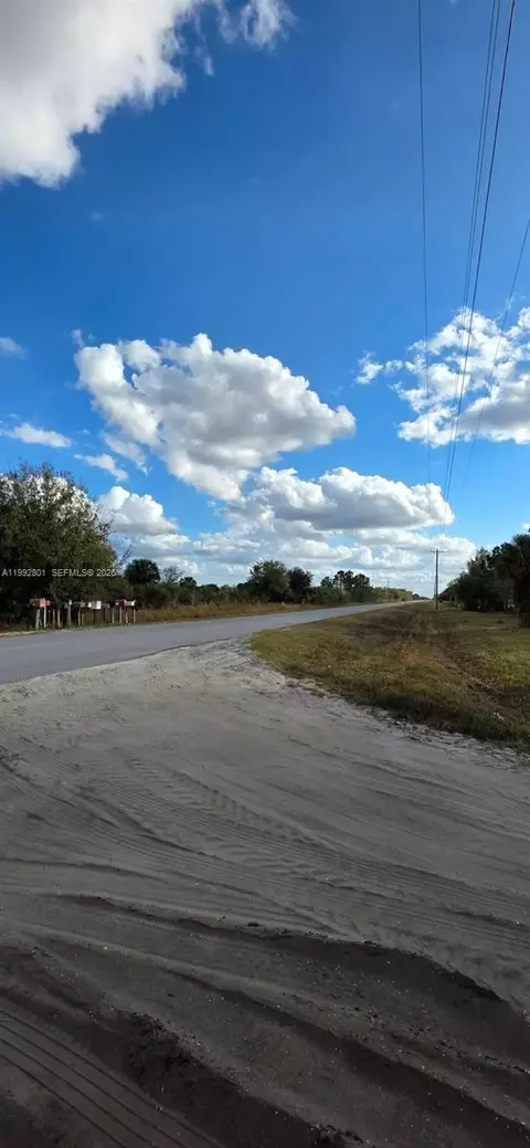 19205 NW 276 St, Okeechobee, FL 34972 photo 2