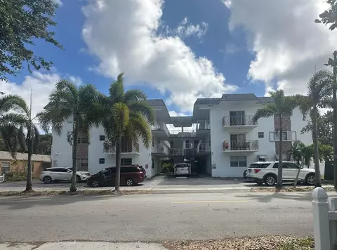 2238 Monroe St #111, Hollywood, FL 33020