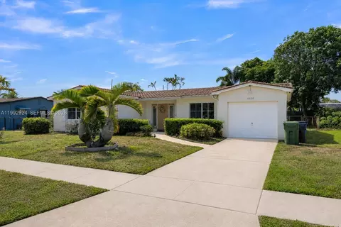 6924 NW 8th Ct, Margate, FL 33063
