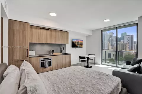 121 NE 5 #1404, Miami, FL 33132