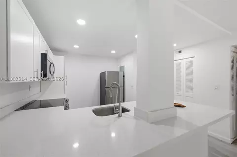 7950 W Mcnab Rd #222, Tamarac, FL 33321