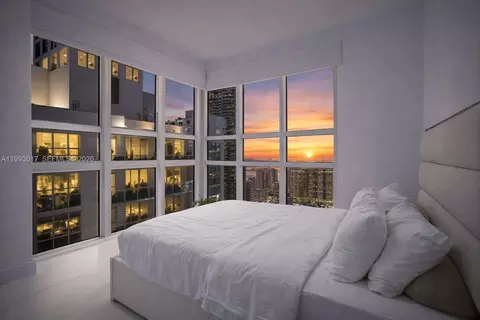950 Brickell Bay Dr #4101, Miami, FL 33131
