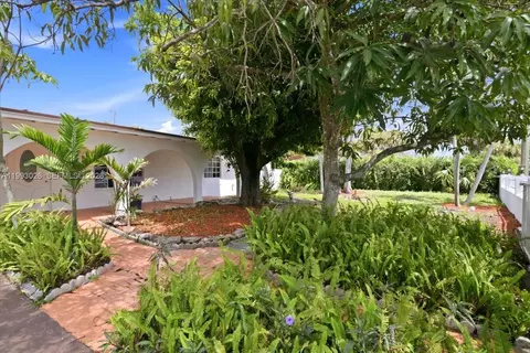 Exterior - 1271 W 83rd St, Hialeah, FL 33014 photo 2 of 12