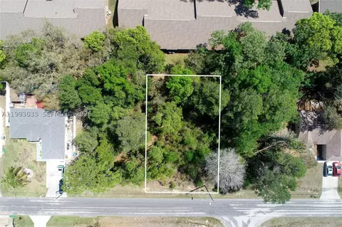 1 Tomahawk Ave, Spring Hill, FL 34606