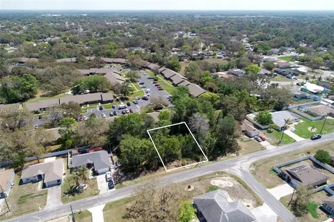 1 Tomahawk Ave, Spring Hill, FL 34606 photo 2