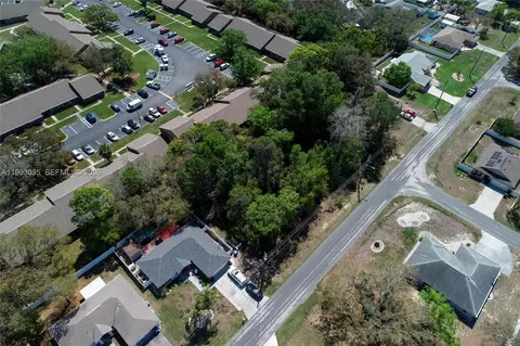 1 Tomahawk Ave, Spring Hill, FL 34606 photo 4