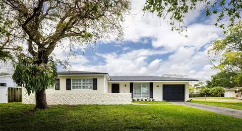 9700 Kendale Blvd, Miami, FL 33176
