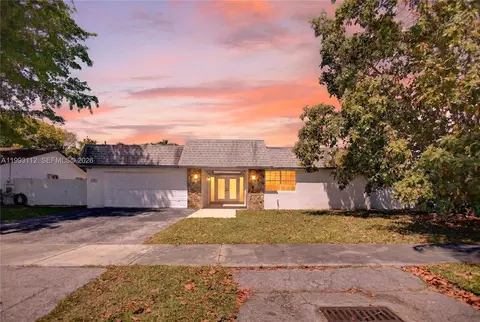 13471 SW 99th Ter, Miami, FL 33186