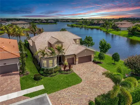 130 Blanca Isles Ln, Jupiter, FL 33478