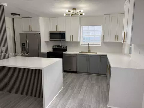 7120 Allen St, Hollywood, FL 33024