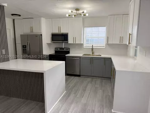 7120 Allen St, Hollywood, FL 33024