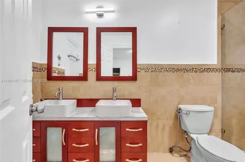 Bath - 340 W 55th St, Hialeah, FL 33012 photo 2 of 6