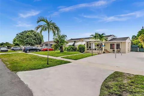Exterior - 340 W 55th St, Hialeah, FL 33012 photo 3 of 6