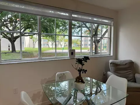 Dining - 6115 NW 186th St #104, Hialeah, FL 33015 photo 2 of 2