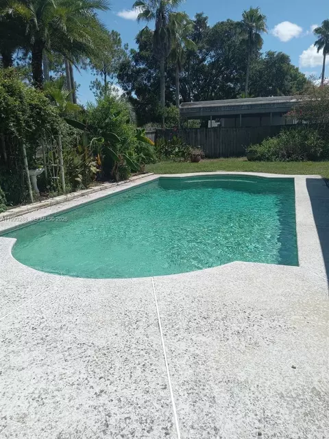 6035 Caprice Dr, Jacksonville, FL 32244