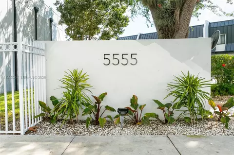 5555 Ludlam Rd #46, Miami, FL 33155