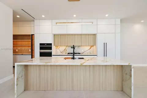 804 NE 16th Ter, Fort Lauderdale, FL 33304