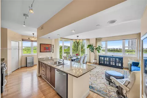 20000 E Country Club Dr #508, Aventura, FL 33180