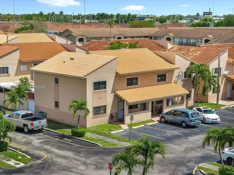 7801 W 29th Way #102, Hialeah, FL 33018