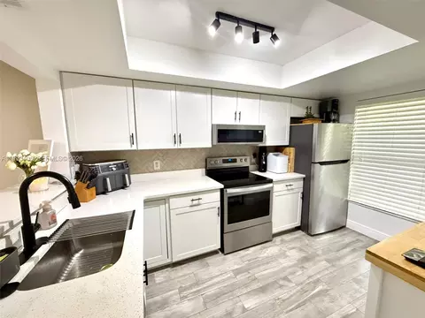 300 Promenade Dr #105, Dunedin, FL 34698