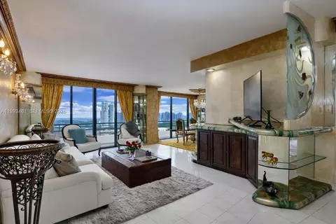 3530 Mystic Pointe Dr #2915, Aventura, FL 33180