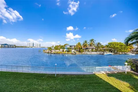 2841 NE 163rd St #215, North Miami Beach, FL 33160