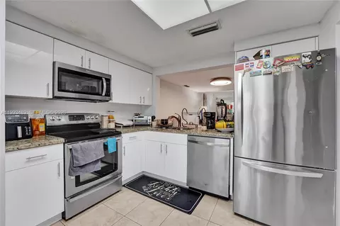 3592 NW 83rd Ln, Sunrise, FL 33351