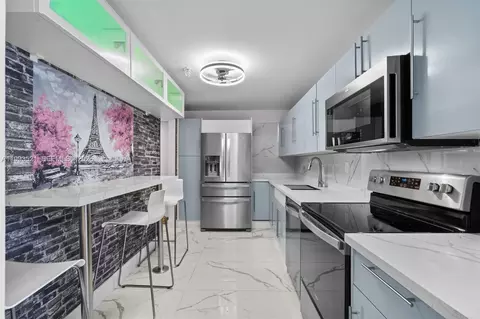 3000 S Ocean Dr #606, Hollywood, FL 33019