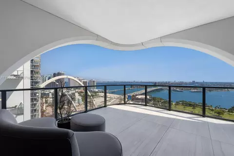 1000 Biscayne Blvd #2702, Miami, FL 33132