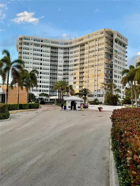 100 Golden Isles Dr #814, Hallandale Beach, FL 33009