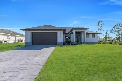 2815 44th St W, Lehigh Acres, FL 33971