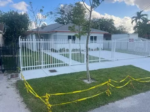 746 NW 112th St, Miami, FL 33168