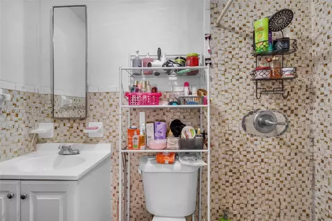 Bath - 667 E 20th St, Hialeah, FL 33013 photo 1 of 3