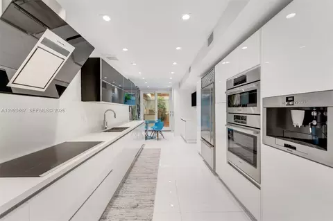 1524 NE Quayside Ter #A4, Miami, FL 33138