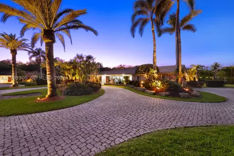 7751 Palmetto Ct, Pinecrest, FL 33156