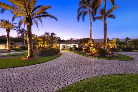 7751 Palmetto Ct, Pinecrest, FL 33156