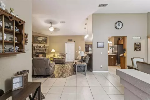 Entry Way - 14170 SE 4th St, Williston, FL 32696 photo 1 of 2