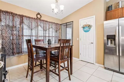 Dining - 14170 SE 4th St, Williston, FL 32696 photo 2 of 2