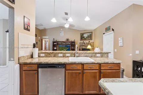 Kitchen - 14170 SE 4th St, Williston, FL 32696 photo 5 of 6